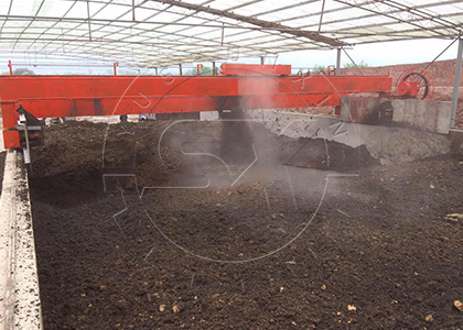 Wheel type compost turner for large scale cow dung fermentation