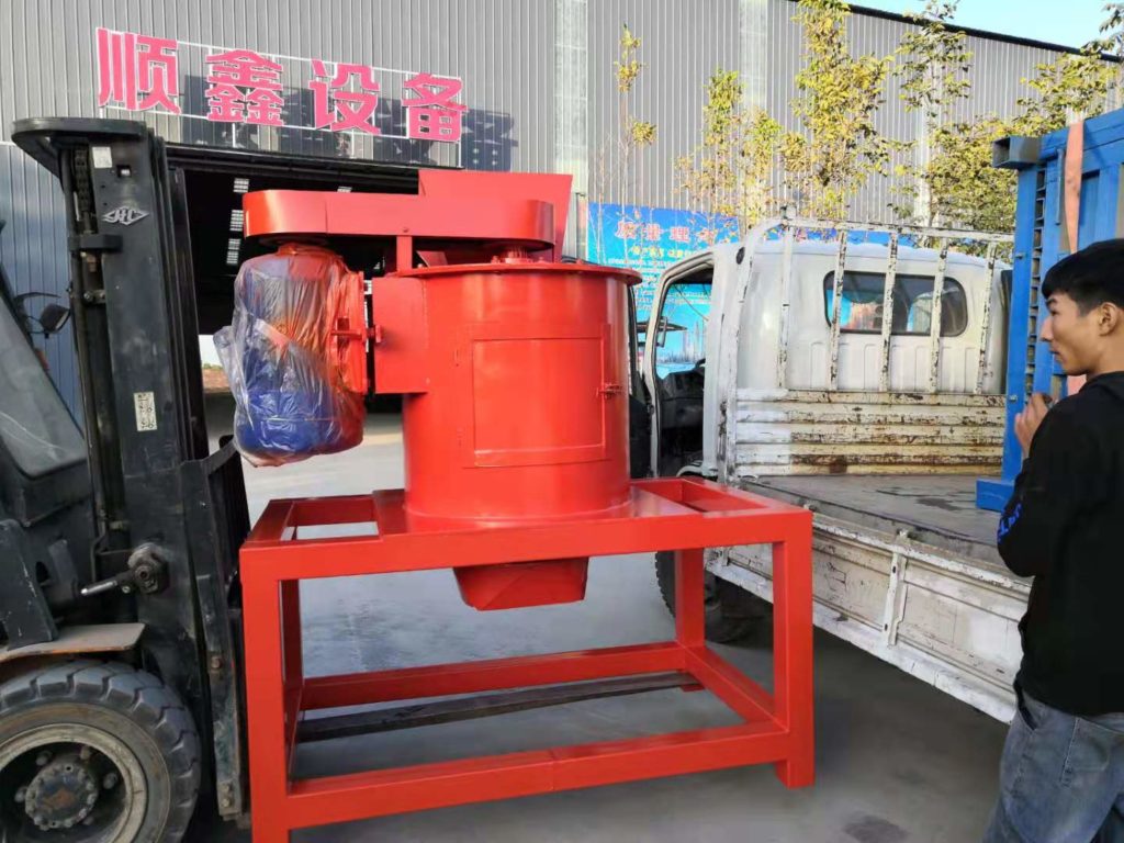 Vertical Fertilizer Crusher Machine to Shandong Client