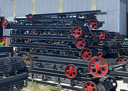 Conveyor belt for fertilizer production line