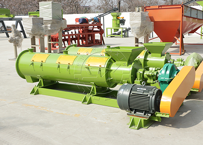 Poultry manure fertilizer granulating machine