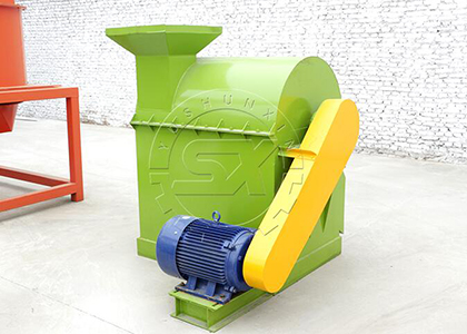 Semi-wet fertilizer crusher for high moisture material disposal