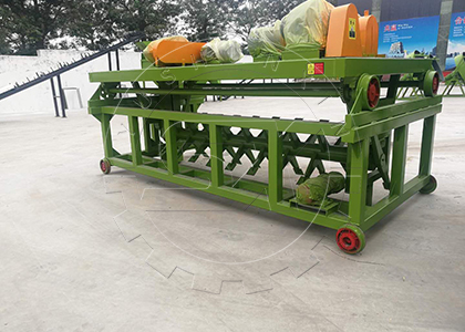 Groove type compost turner for cow manure processing