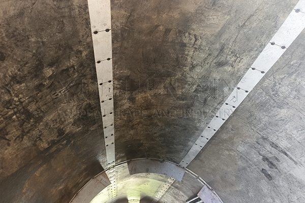 Rubber lining in rotary drum fertilizer granulator
