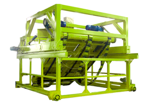 Chain plate type compost turner