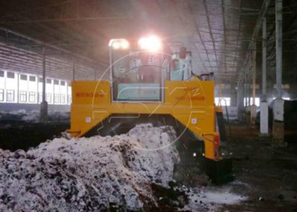 Fertilizer fermentation with crawler type compost turner