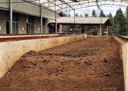 Groove fermentation for organic fertilizer