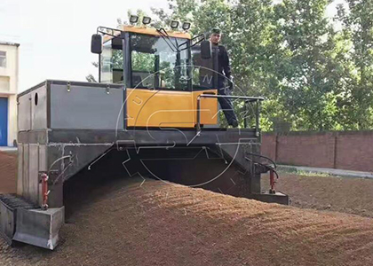 Hydraulic mushroom compost turning machine