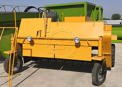 Moving type windrow composter for cow manure processing