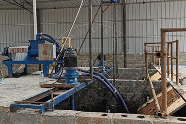 How the screw dehyrator work to dispose manure waste