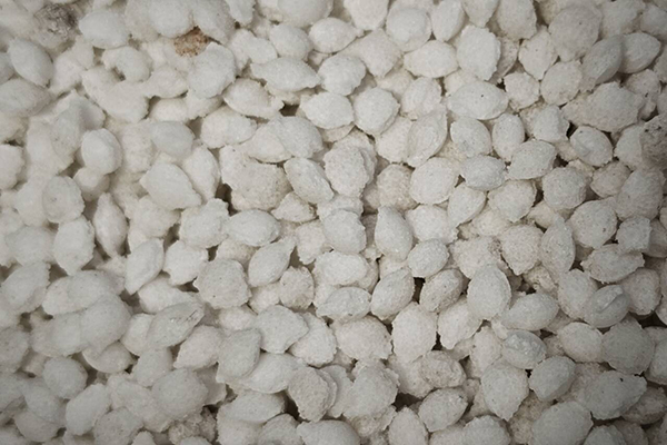 Snow melt agent granulation