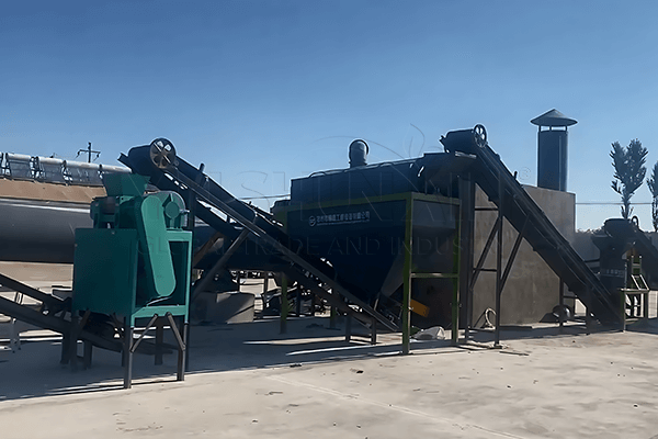 roller extrusion system for organic fertilizer granule making