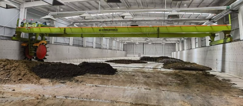 retourneur de compost à double roue pour la fermentation de bouse de vache à grande échelle