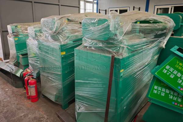 roller extrusion granulator machinery of 2 TPH and 4 TPH