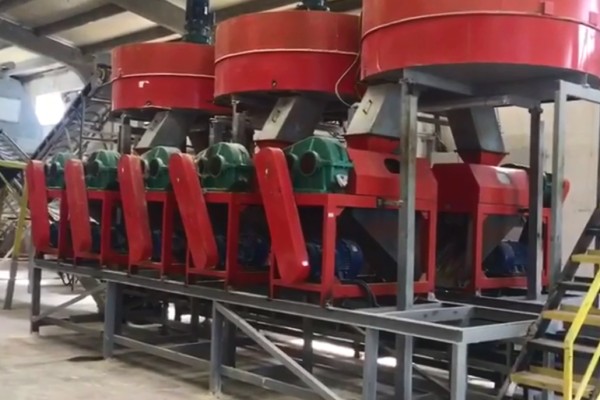 Sitio de línea de granulación de extrusión de rodillos industriales a gran escala